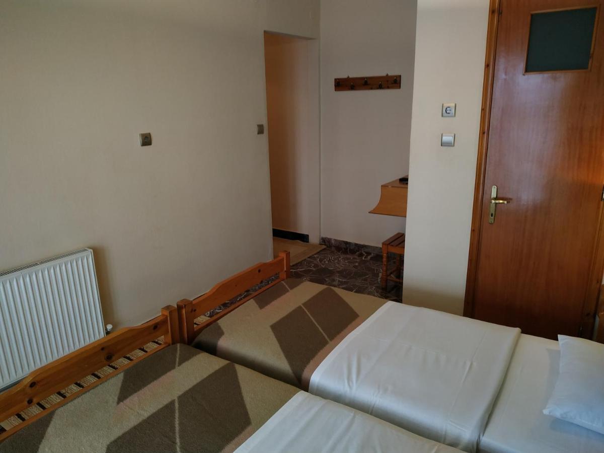 Pension Vergina Exterior photo